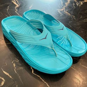NWOT HOKA Ora Recovery Flip Flop